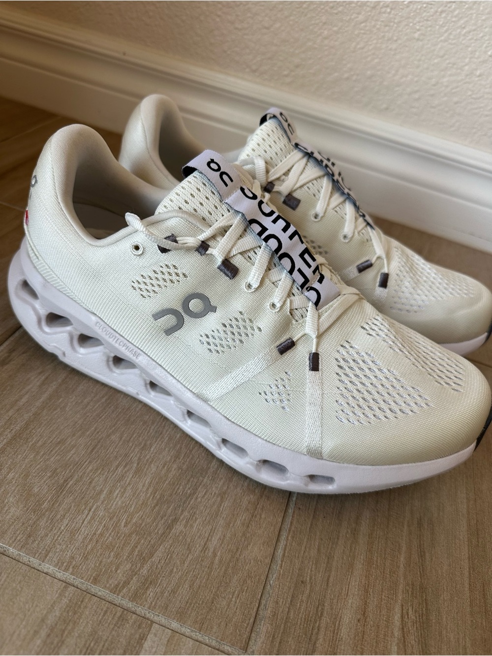 On Running On Cloud Cloudsurfer Mens 10.5 White/Frost Athletic Sneakers